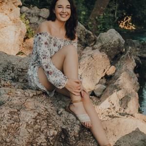 Meet your Posher, Alexis